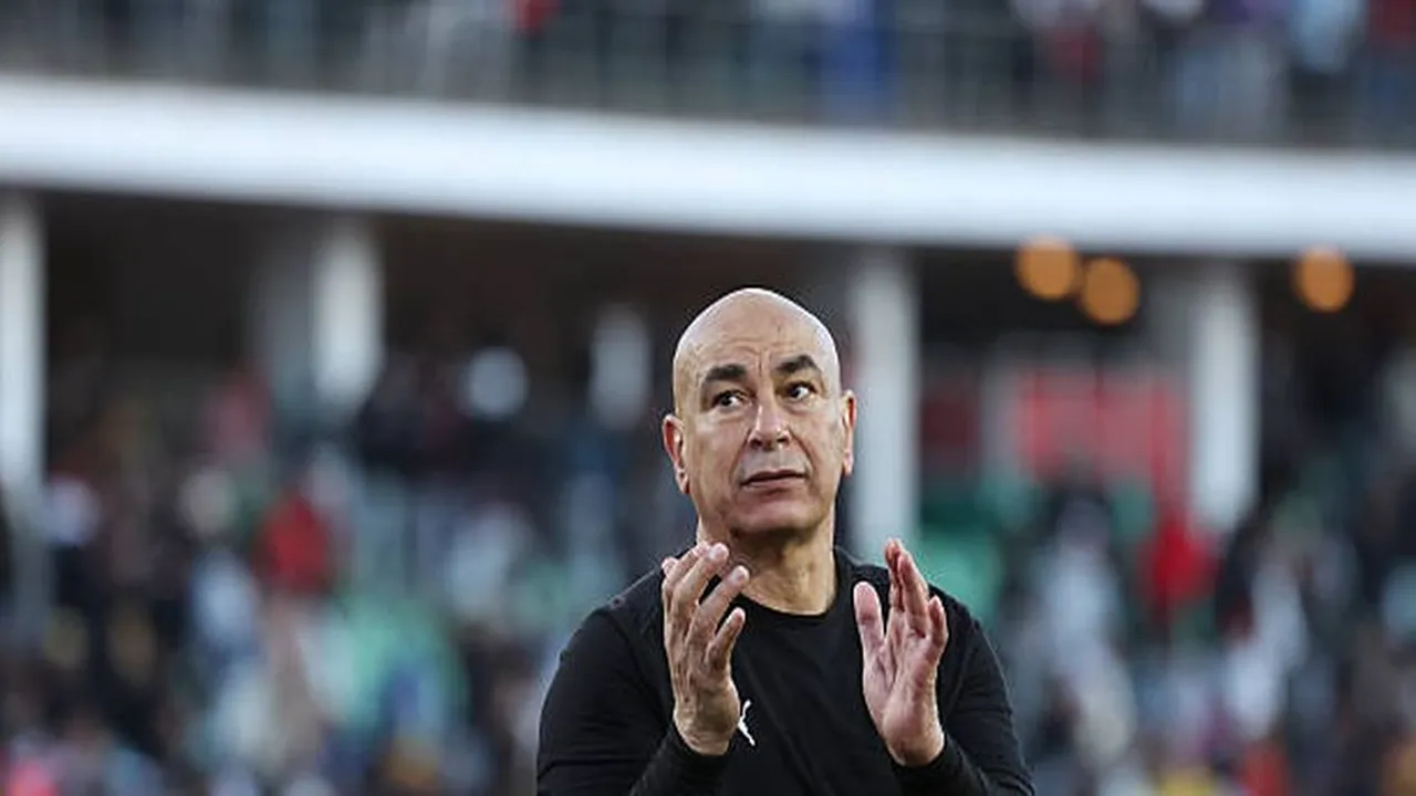 حسام حسن يحدد مصير مشاركة محمد الشناوي مع منتخب مصر بكأس العالم